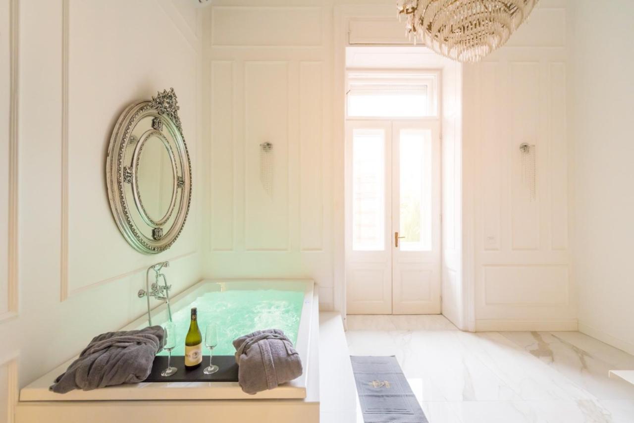 Jacuzzi Sinagoga View Appartement Boedapest Buitenkant foto