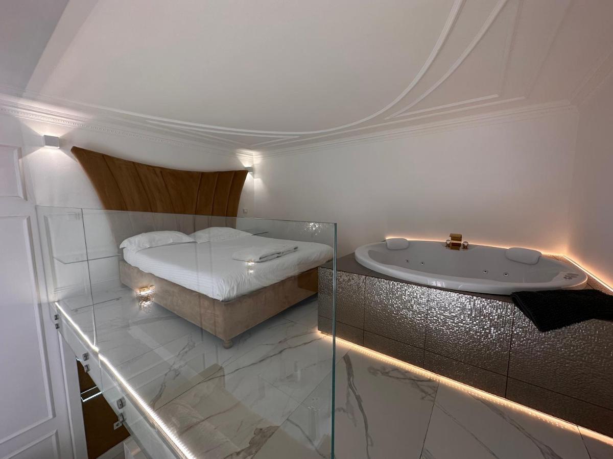 Jacuzzi Sinagoga View Appartement Boedapest Buitenkant foto